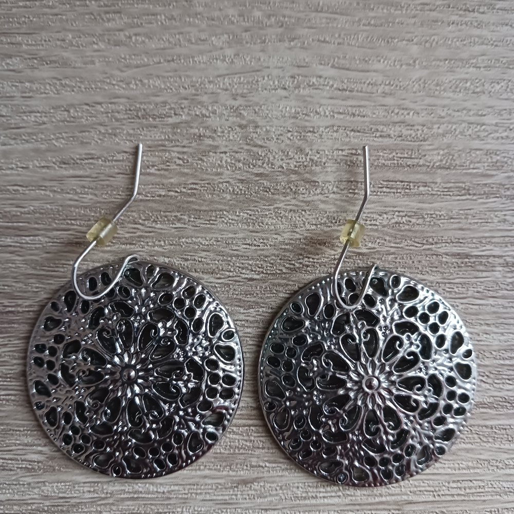 Elegant Silver Filigree Earrings